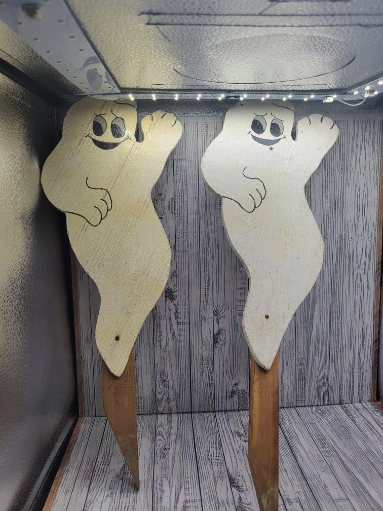 Halloween yard decor