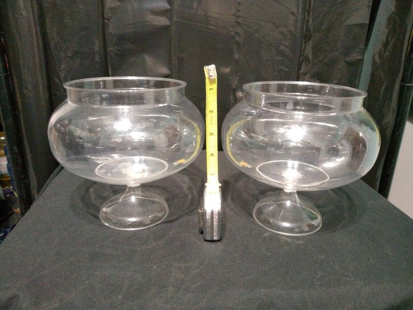 Two Short Round Plastic Pedestal Jars 6.251n - Party Supplies.