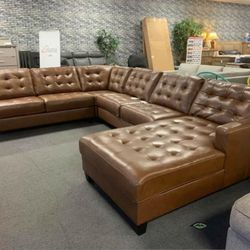 Baskove Auburn Large Leather LAF Sectional/couch  