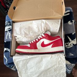 Air Jordan 1 Low Men’s Size 9.5