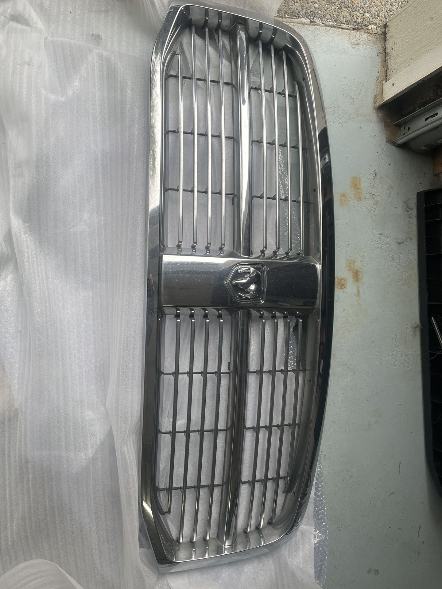 FREE 2006-08 Dodge Truck Grill, Head Lights And Taillights FREE