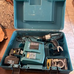 Makita Drill With Case Two Batteries And Charger