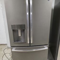 GE Refrigerator 36 Wide Everything Works Great Delivery Available For Extra Fit 
