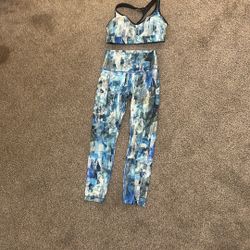 Lululemon Sports Bar & leggings 