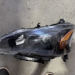 2013 - 2015 Nissan Altima Headlight