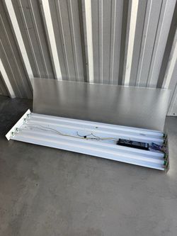 Lithonia Lighting 4-Bulb T8 Fluorescent Ceiling Fixture – 48"