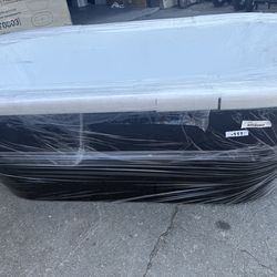 Freestanding Black Tub