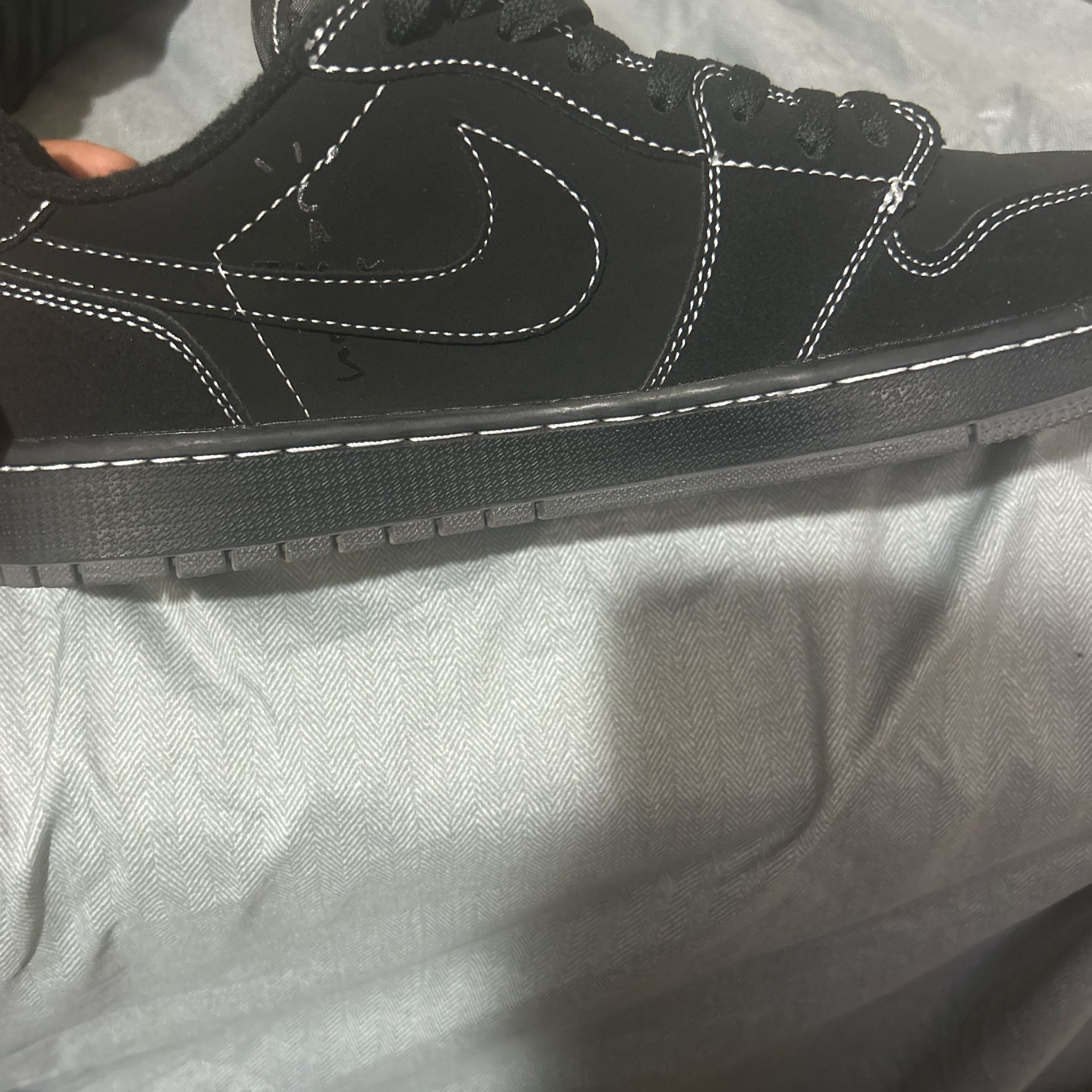 black phantoms