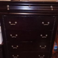 5 Drawer Dresser (dark brown)