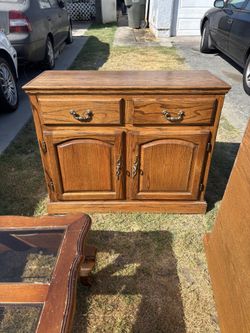 Fee oak furniture.  Coma and get it!