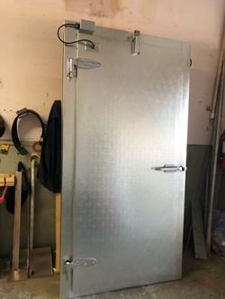 Walk in cooler door