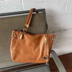 Vendo Está Bolsa MK