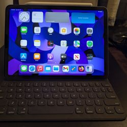 iPad Air 5 (11-inch, 2022, M1 chip) + Apple Keyboard Folio Barely Used
