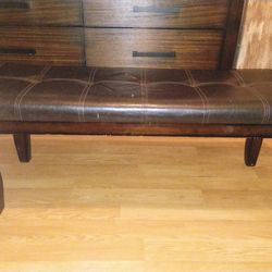 Steve Silver Company Bench Seat P/U Leather 
