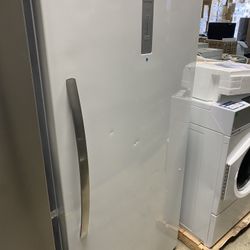 Frigidaire  FFUE2024AW 33 Inch Freestanding Upright Freezer with 20 Cu. Ft. Capacity Ding/dent special