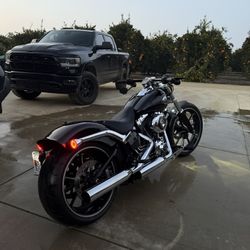 2014 HARLEY-DAVIDSON BREAKOUT