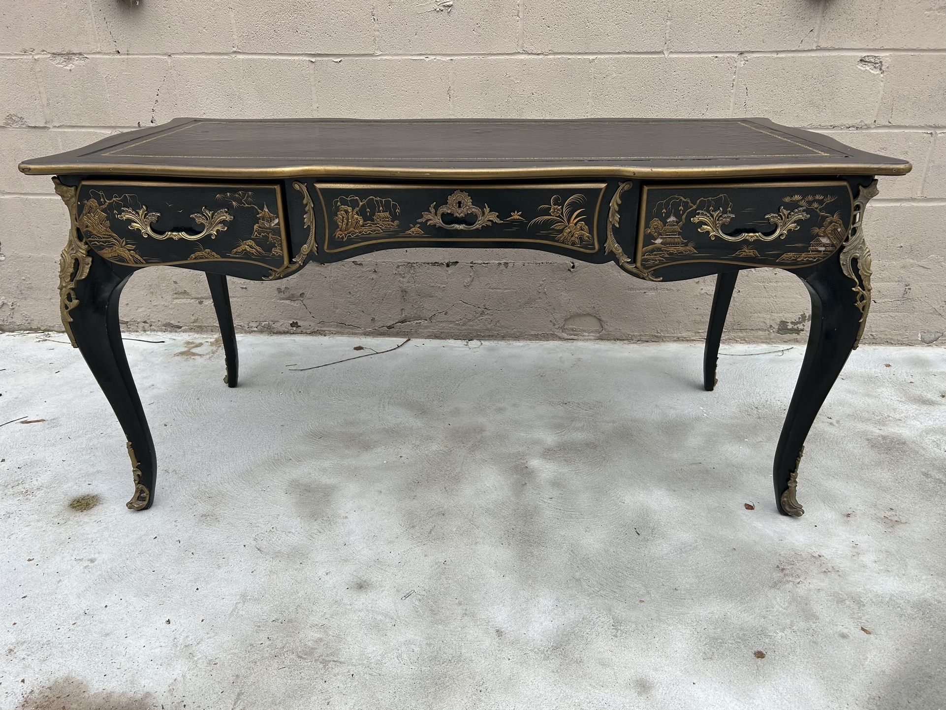 KARGES 1886 LEATHER TOP CHINOISERIE DECORATED LOUIS XV STYLE WRITING DESK