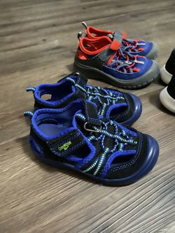 Tenis Nike y huaraches Oshkosh for Sale in El Paso TX OfferUp