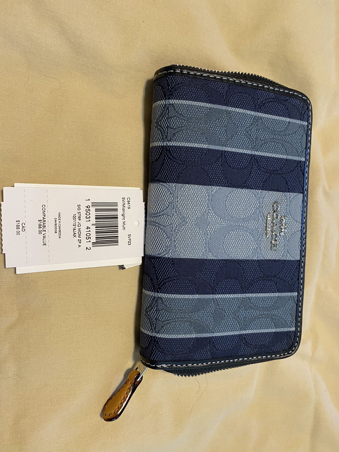 Authentic  Coach Wallet  Never Used   No Trades   Cash Only  Price Is Firm