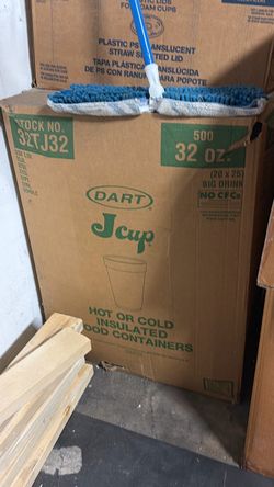 Free 500 box of 32oz cups and lids