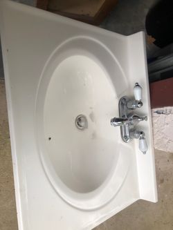 Bathroom sink faucet