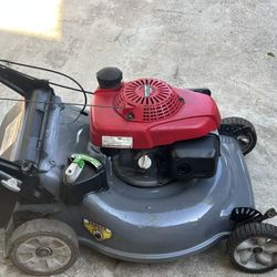 HONDA LAWN MOWER SELF PROPELLED WORKS GREAT FOR YOUR BUSINESS