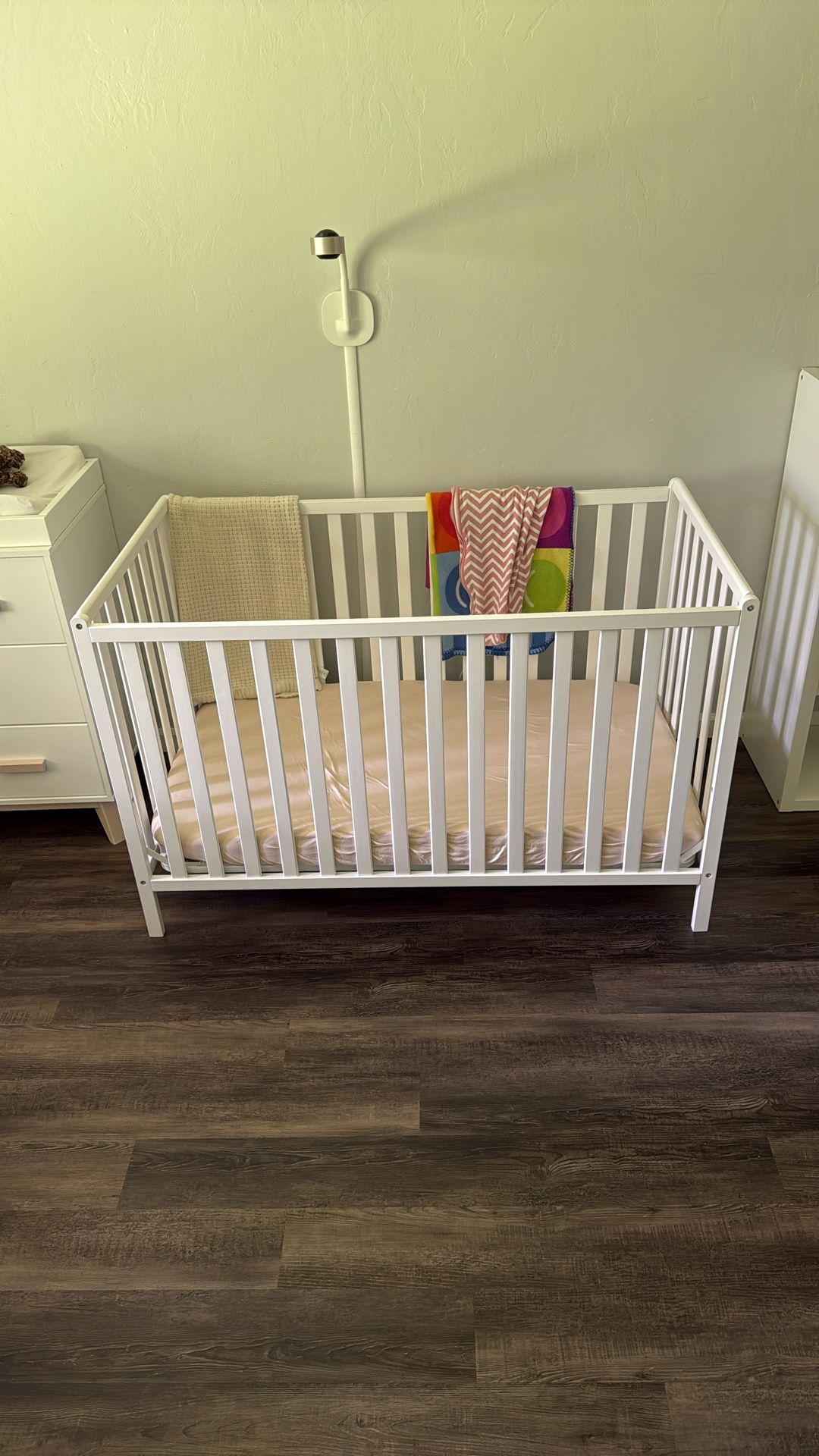 Wooden Crib - White