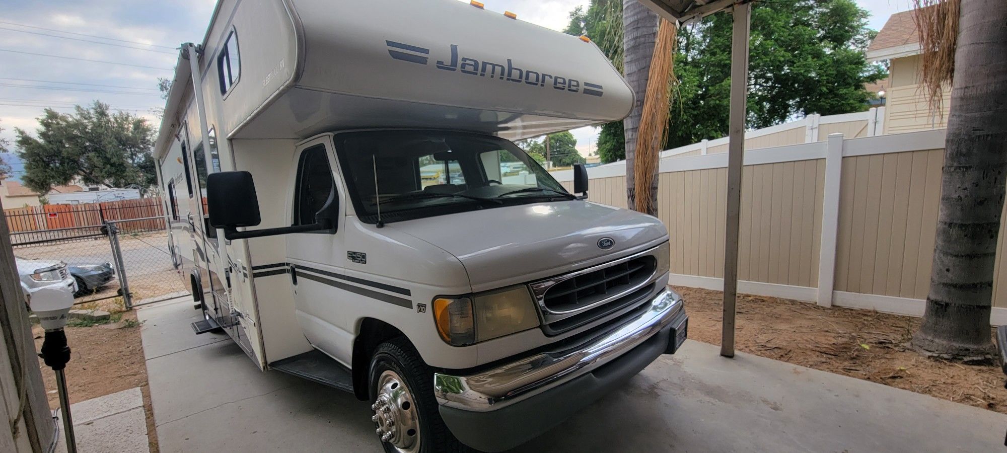 2002 Ford e450 jamboree Fleetwood for Sale in Lake Elsinore, CA OfferUp