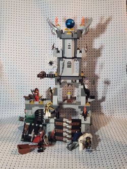 LEGO Knights Kingdom Mistlands Tower #8823 Incomplete (List of missing pieces below)