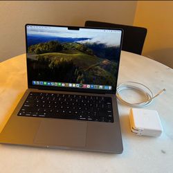 MacBook Pro 14” 32GB