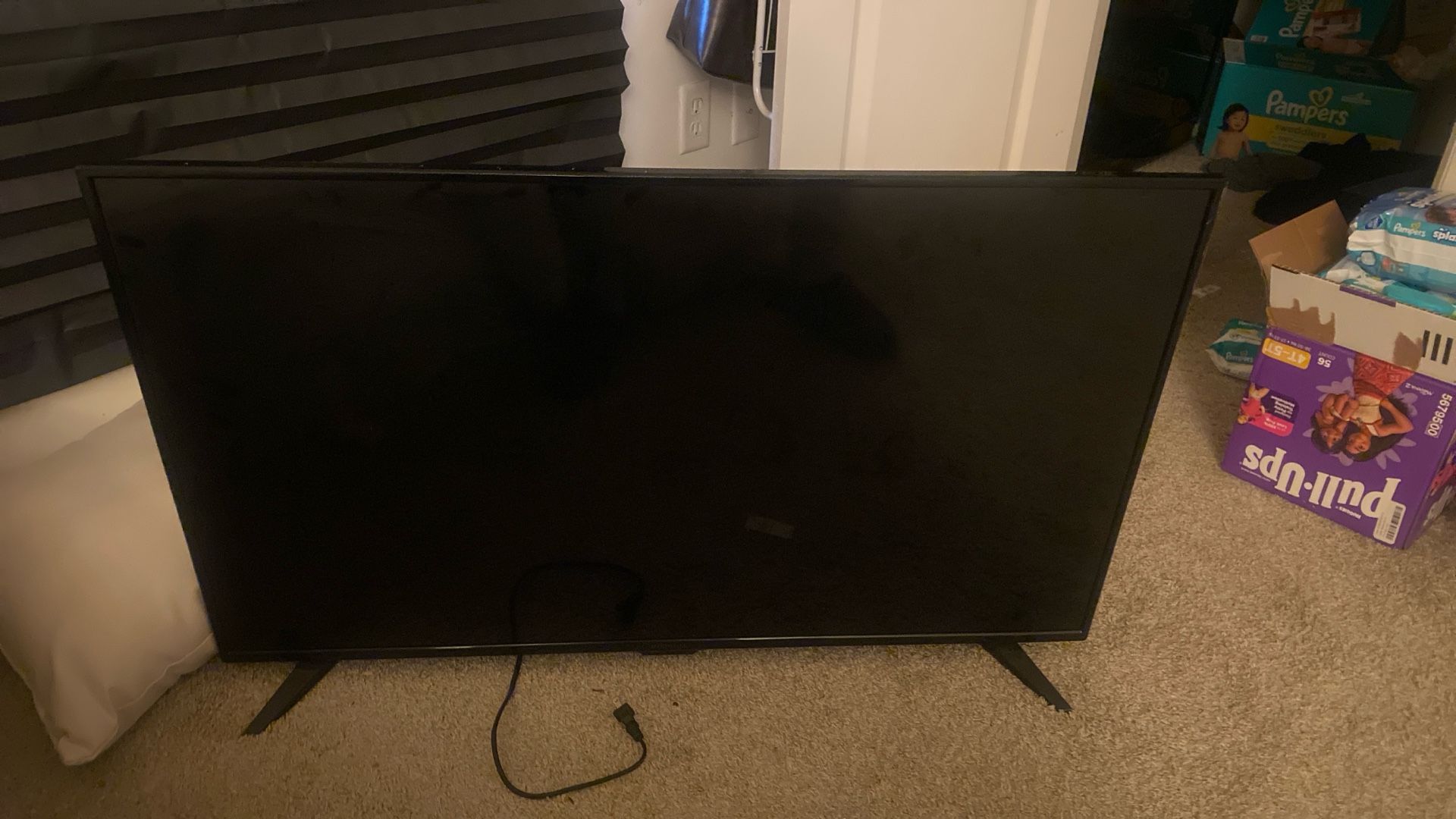 Tv 43” Insignia Tv. Nice Tv. Comes With Remote. Need Gone