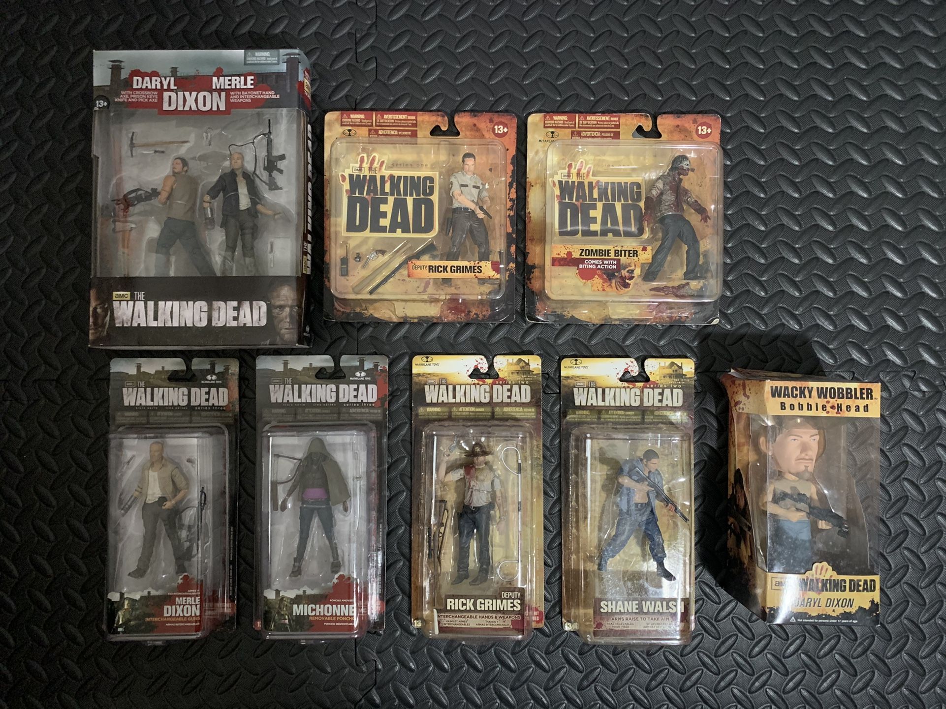 Amc The walking dead McFarlane Action Figures Funko Pop Daryl Dixon Rick Grimes Lot