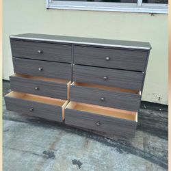 8 Drawer Dresser