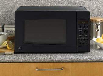 GE ProfileTM Series 1.5 Cu. Ft. Countertop Convection/Microwave Oven