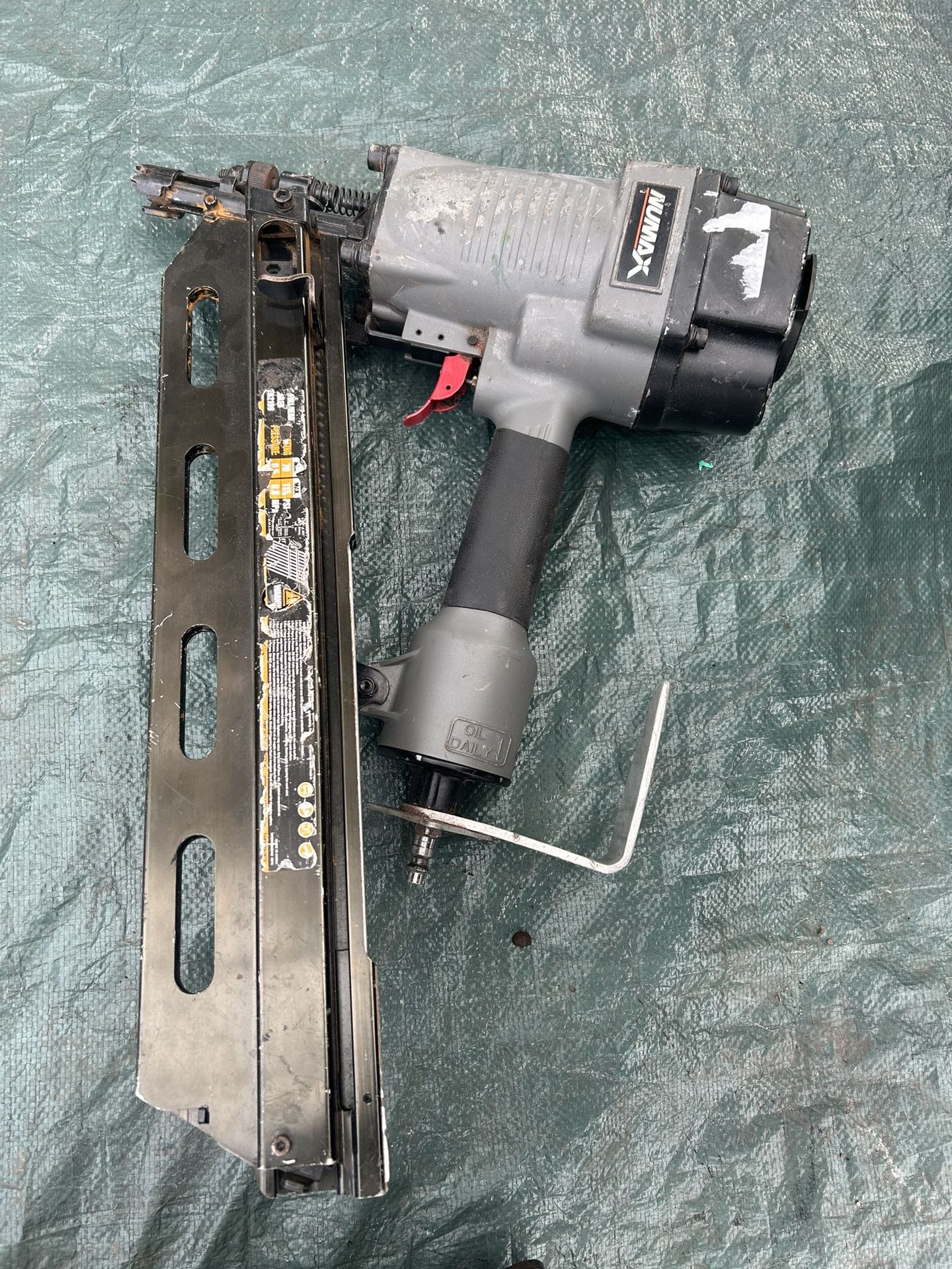 NuMax SFR2190 Pneumatic 21 Degree 3-1/2" Full Round Head Framing Nailer