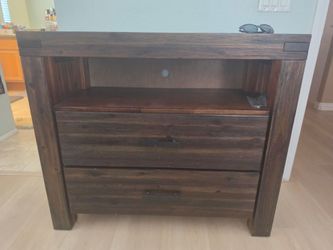 Dresser