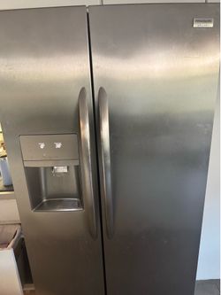 Frigidaire Refrigerator – Excellent Working Condition