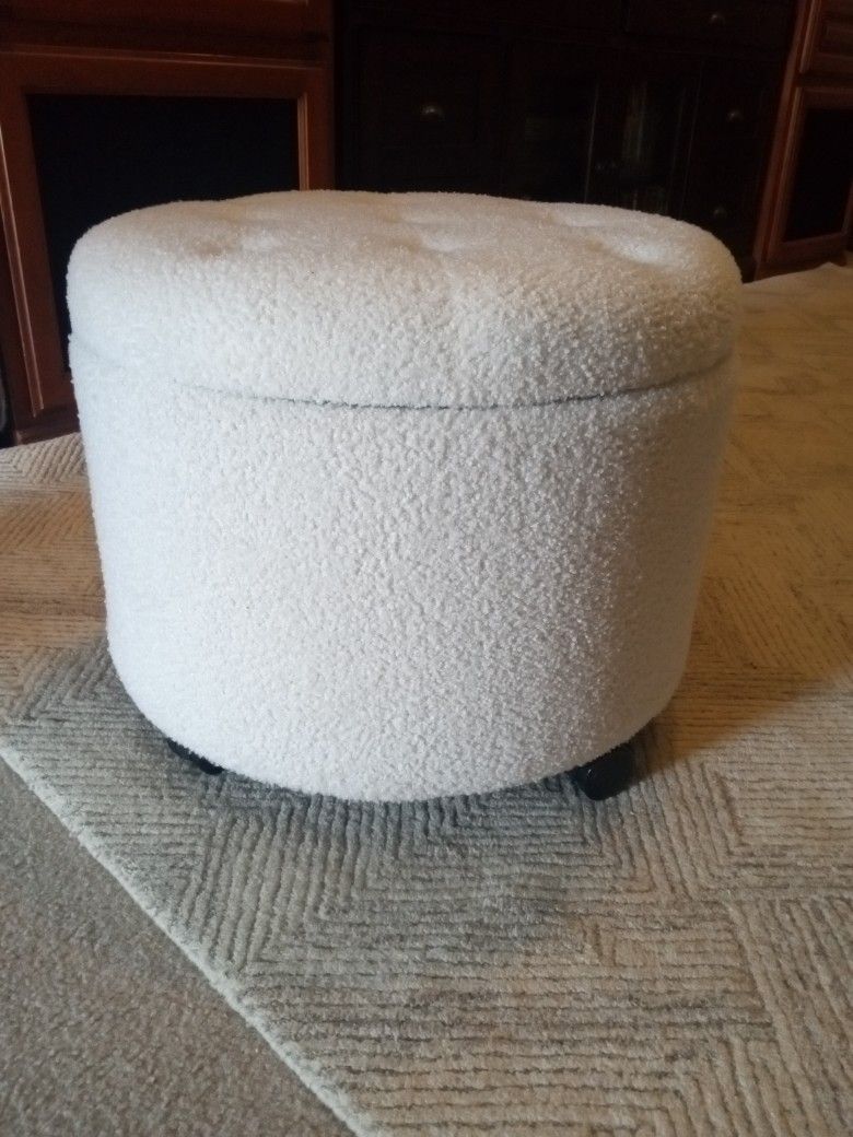 Round Storage Ottoman With Rolling Wheels