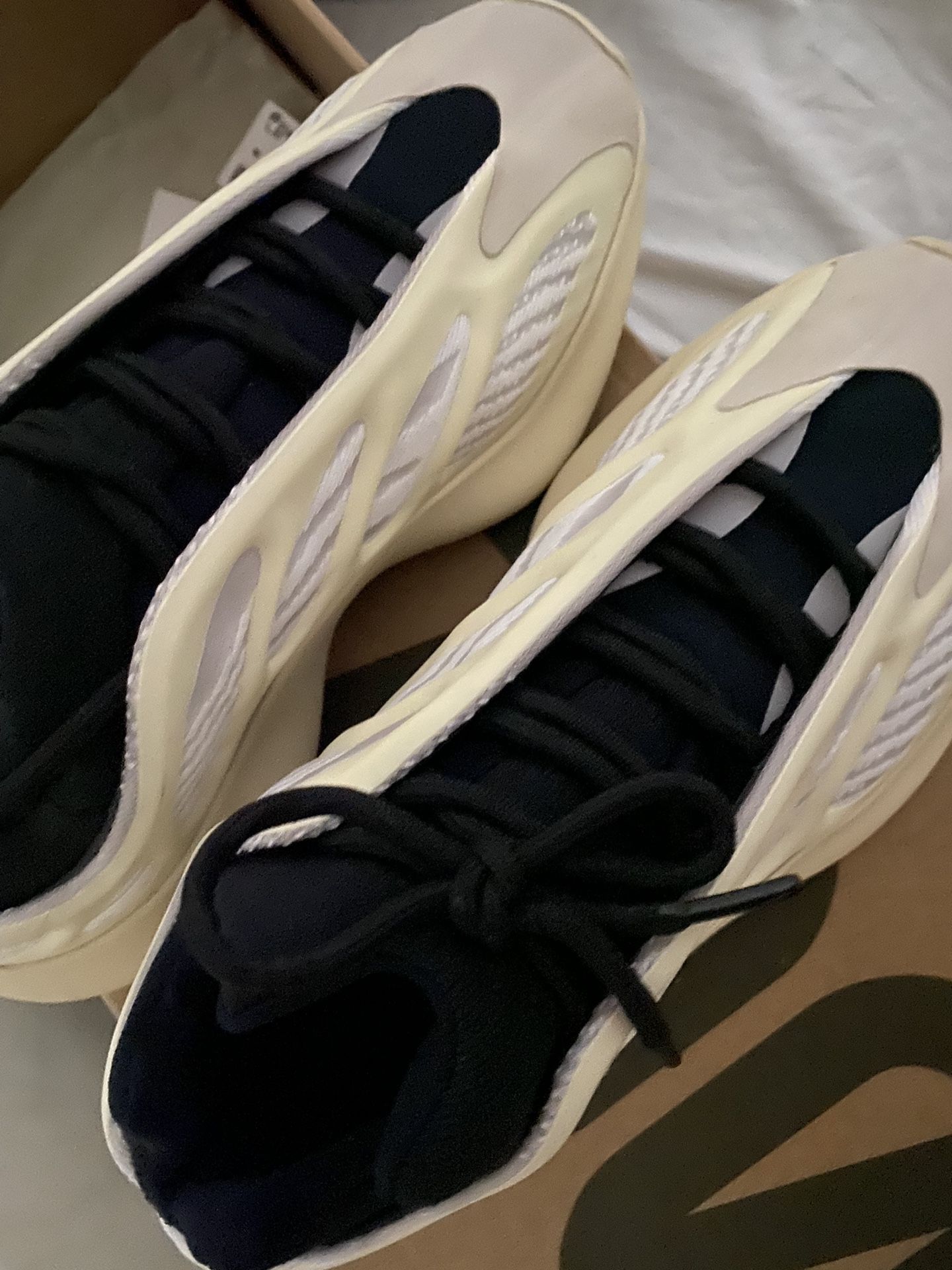 Yeezzy Shoes