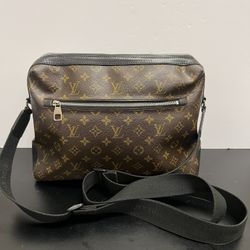Louis Vuitton Monogram Macassar Torres messenger bag