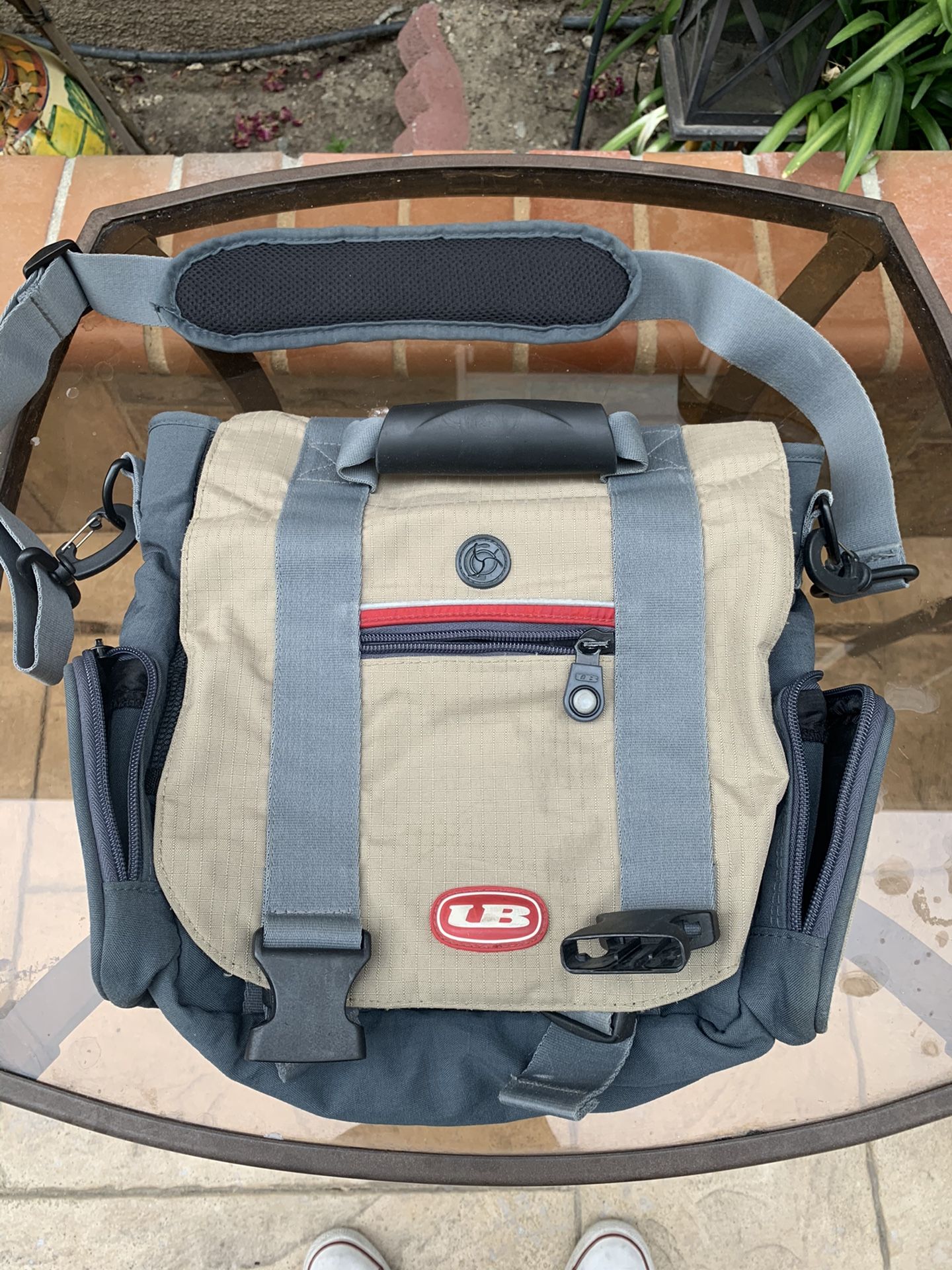 Messenger carry on bag