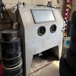 Sandblaster Cabinet – Shop Equipment