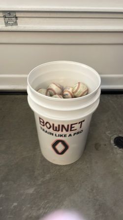 Leather baseballs Bownet bucket