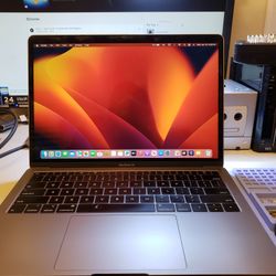 APPLE MACBOOK AIR 2020 MINT CONDITION 