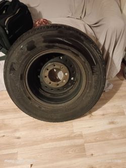 245/75 R 1 6 tire with rim