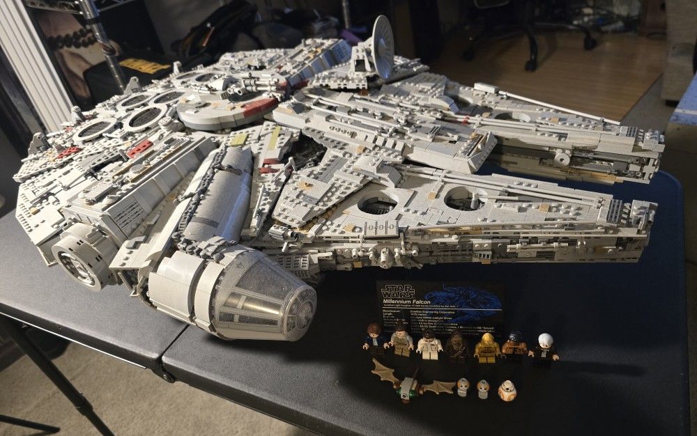 LEGO Star Wars Millennium Falcon set #75192. Built. Open Box. No Missing Pieces. Box Included 