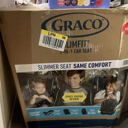 GRACO Slim fit Car seat