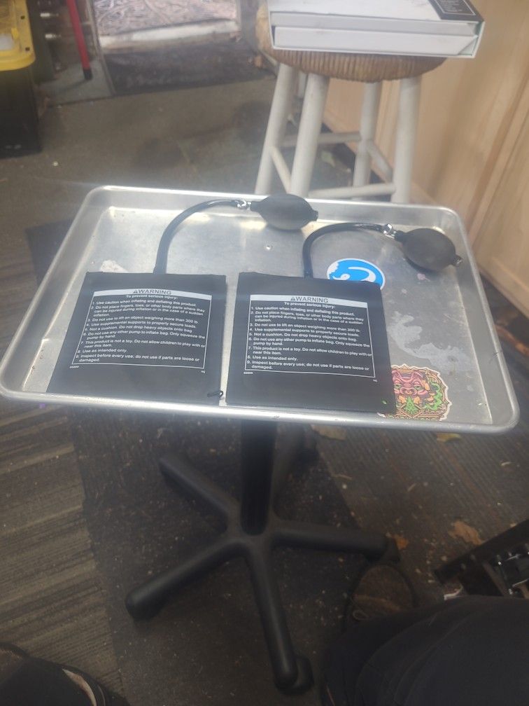 Set Of 2 Bag Lifts