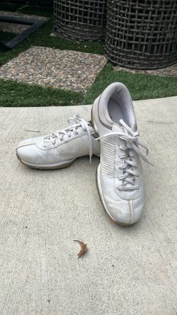 GOLF SHOES