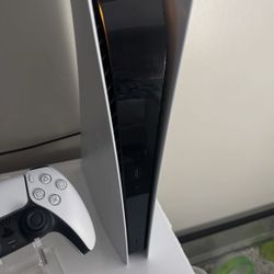 Playstation 5 WITH Razer headset AND controller stand 